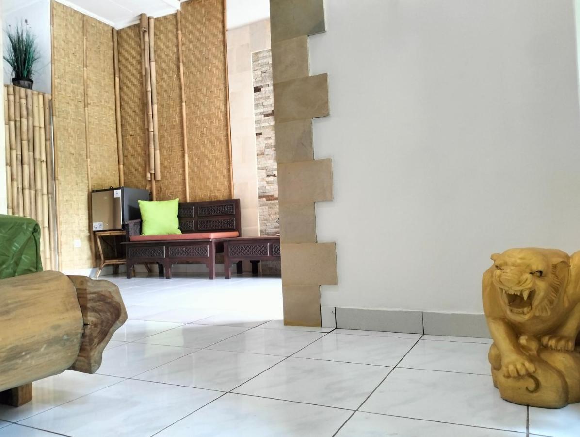 Kaia Lovina Guest House Junior Suite Екстер'єр фото