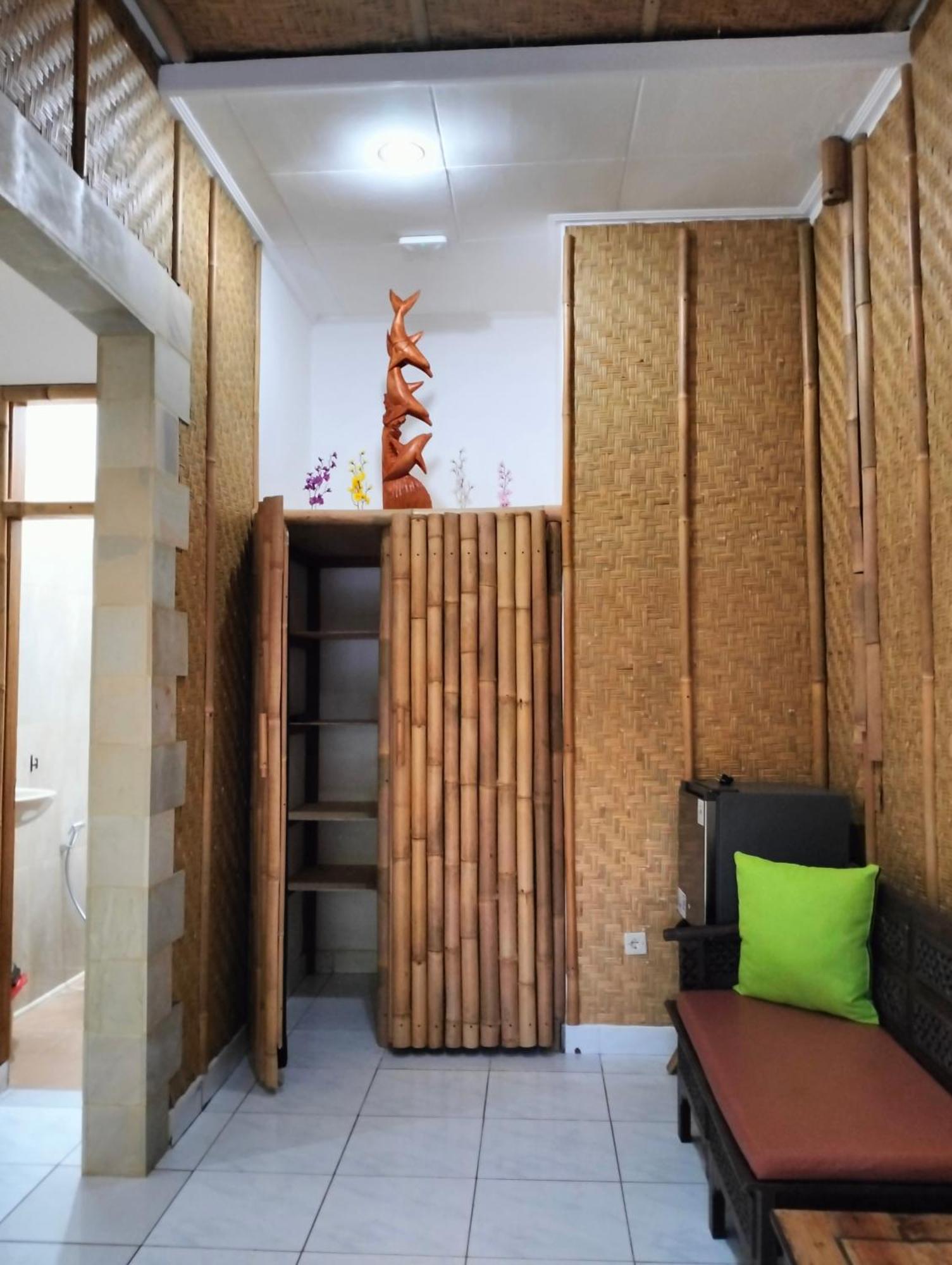 Kaia Lovina Guest House Junior Suite Екстер'єр фото
